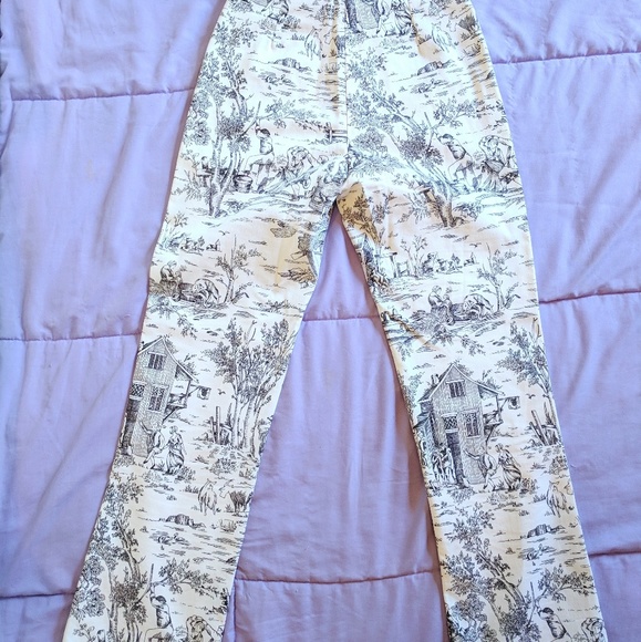 Print Pants - Picture 2 of 3